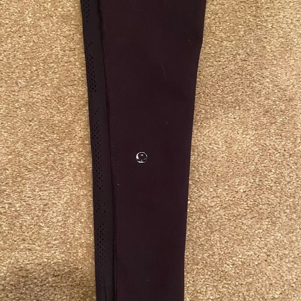 RARE EUC Lululemon Beyond Boundaries Pant Snake Print Leggings size 6 - Picture 7 of 8